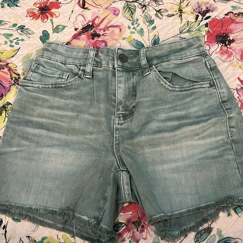 Green high waisted shorts